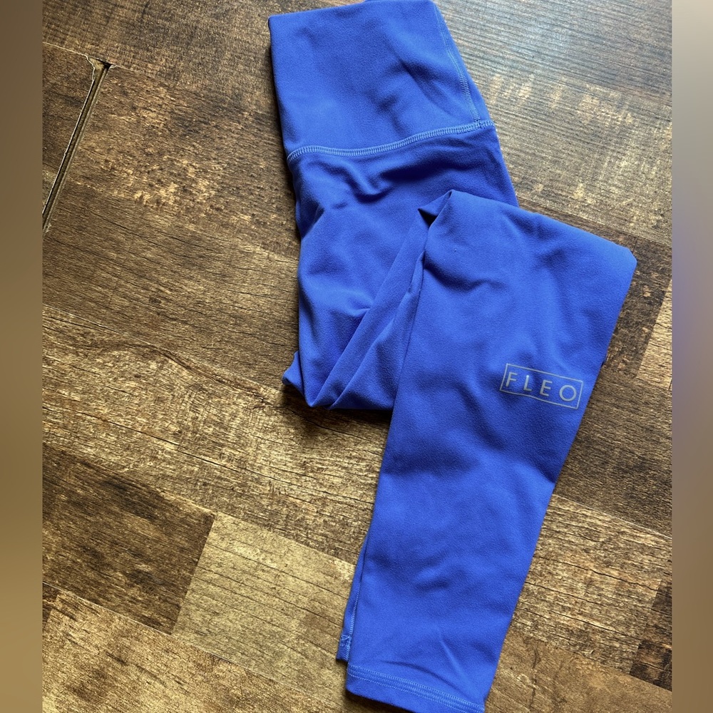 Fleo Leggings - Medium
